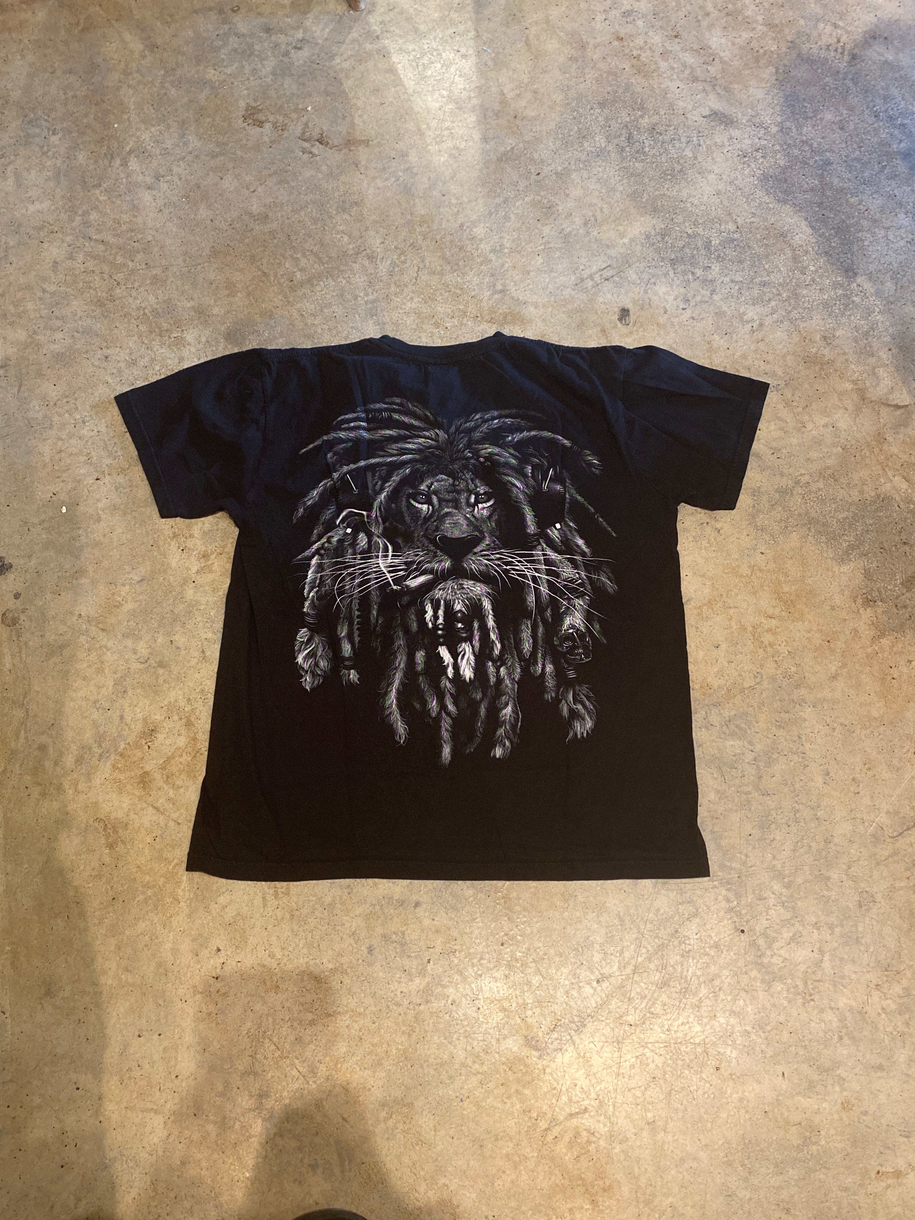 Hot Rock Rastafari Lion Rasta Marijuana Large Shirt