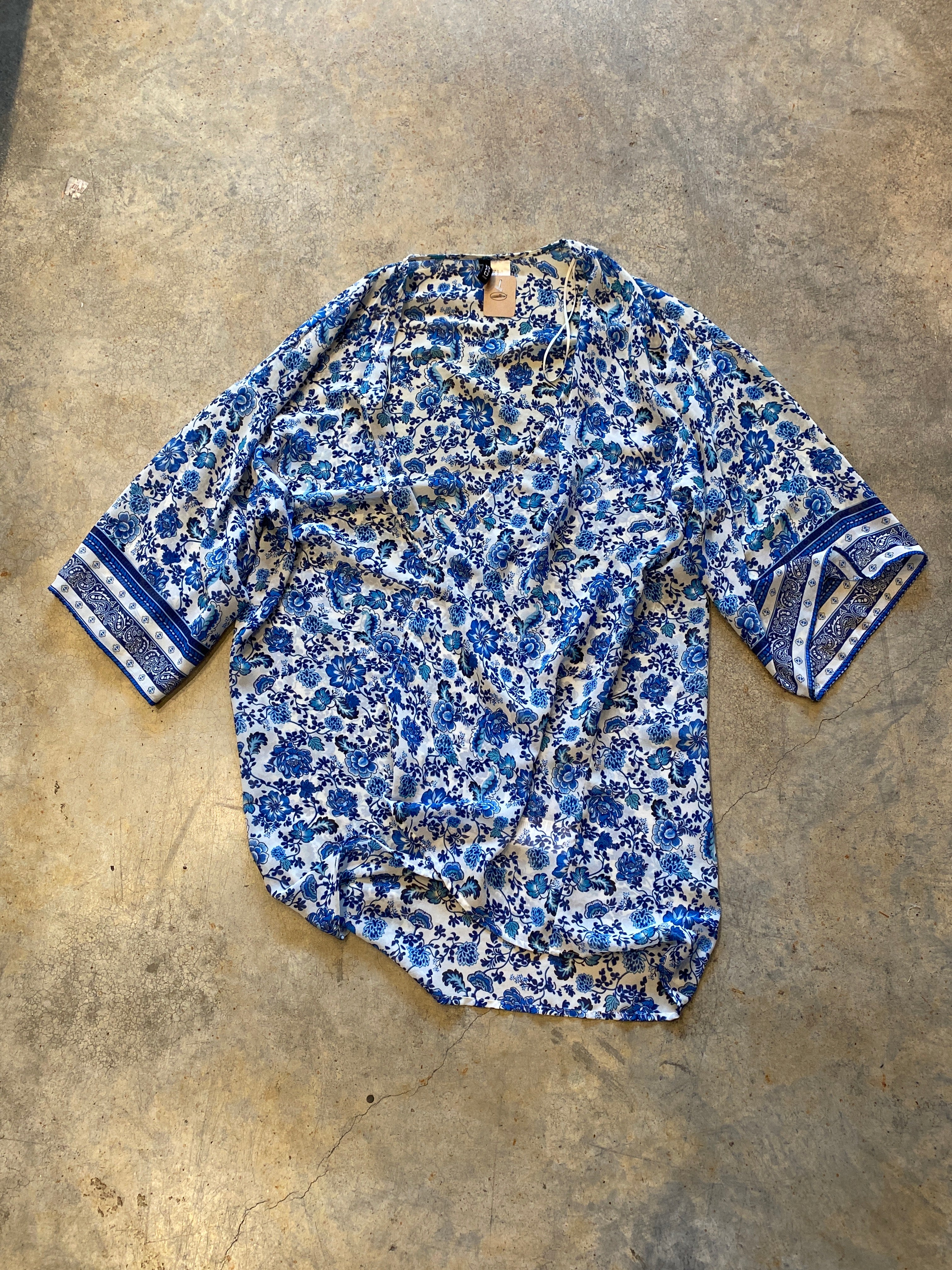 Divided Small Blue Floral Shawl Onesize