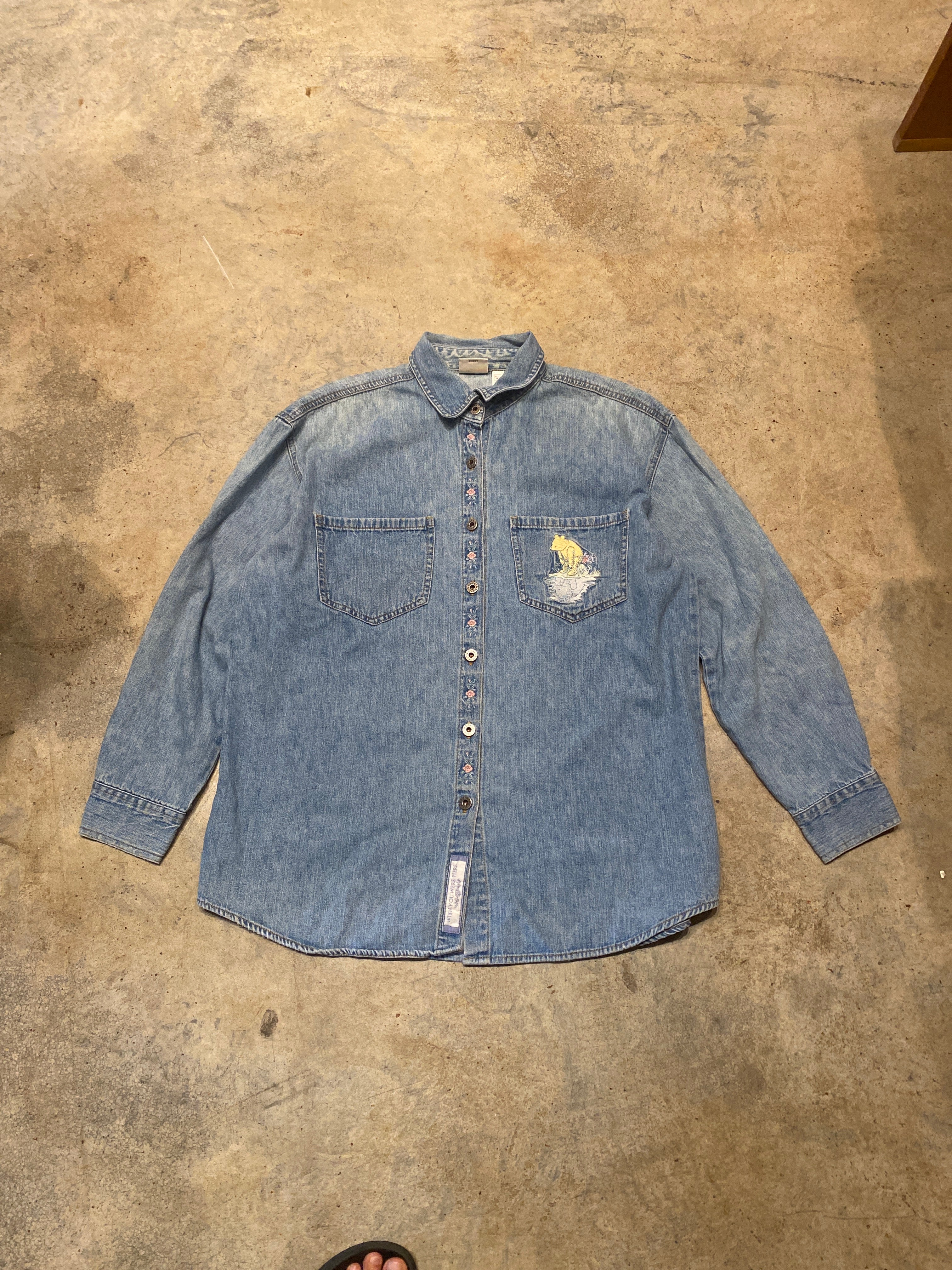 Vintage Disney Winnie The Pooh Button Up Shirt Floral Embroidered Medium Wash L
