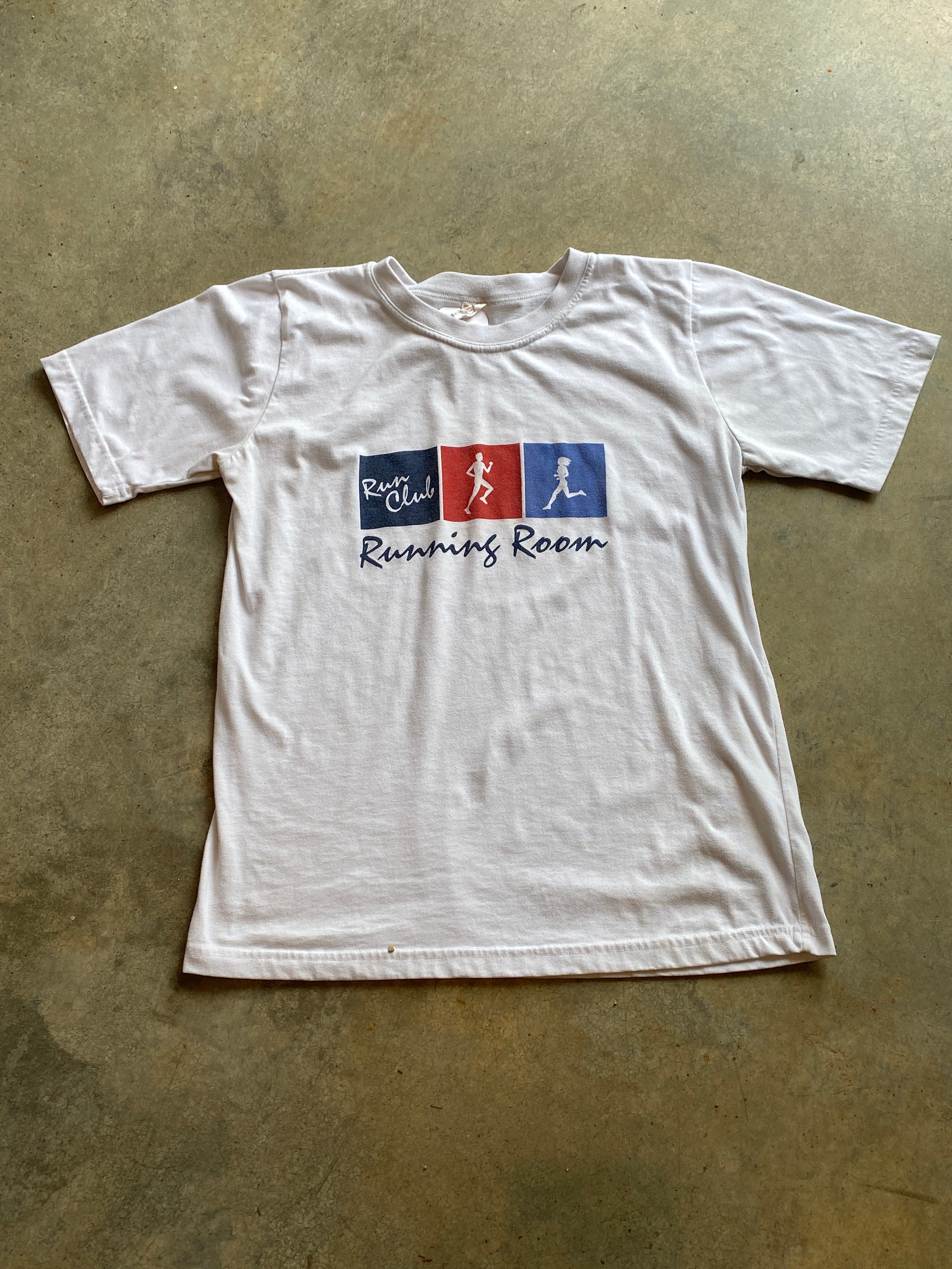 Running Room Large White Shirt