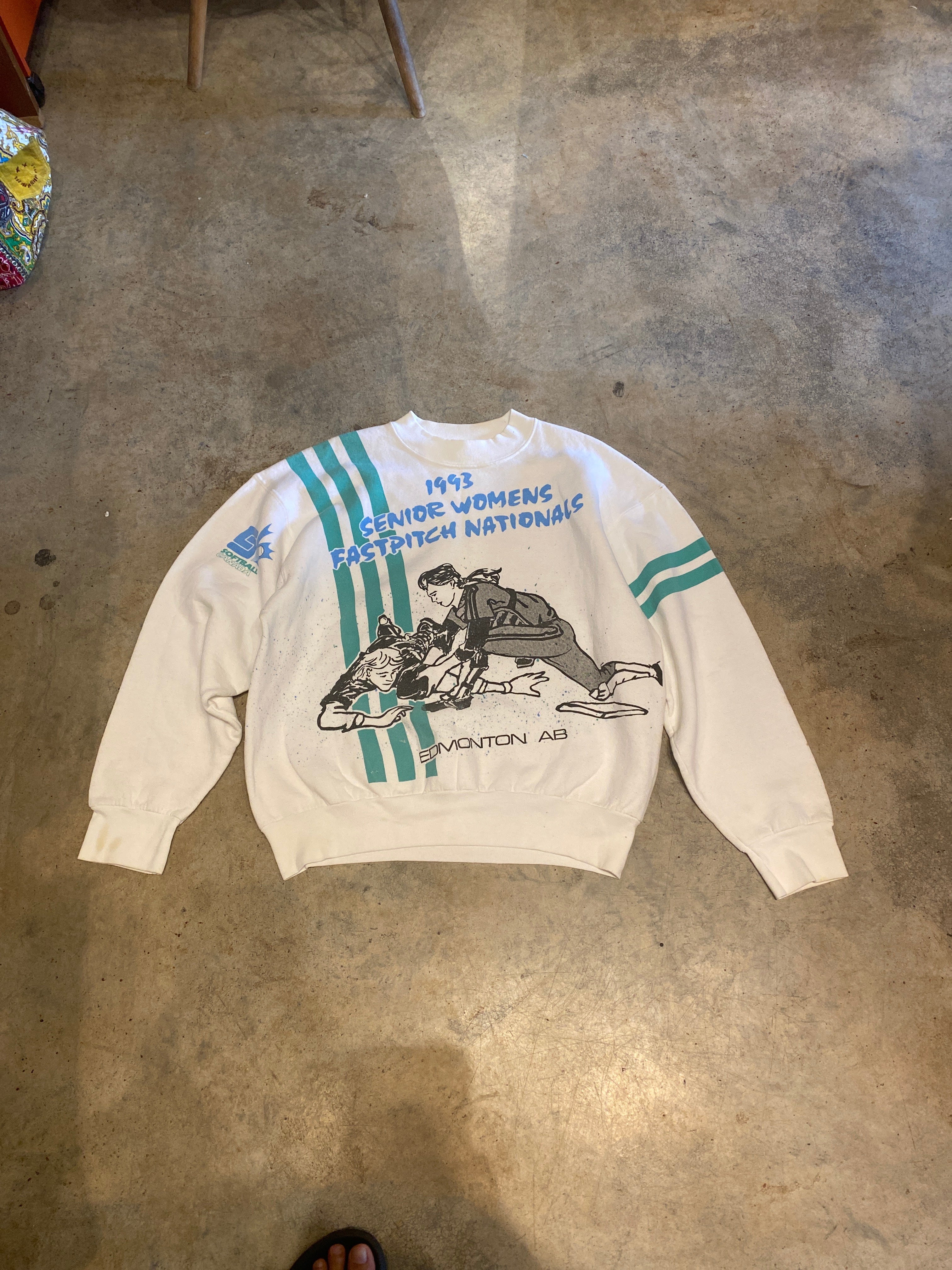 Fruit of the Loom Womens Softball Fast Pitch 1993 Vintage Made in Canada AOP Large Pullover Crewneck