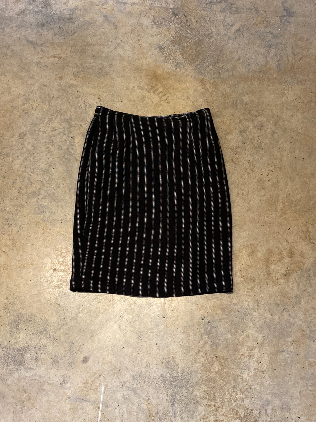 Chic Petites Pinstripe 24 (6) Made in Canada Vintage Black Skirt